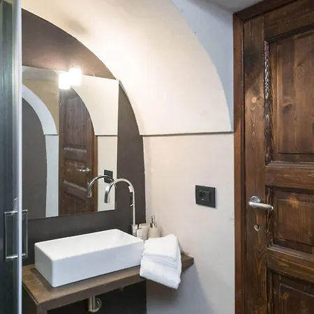 ゲストハウス Charming | Residenza D'epoca